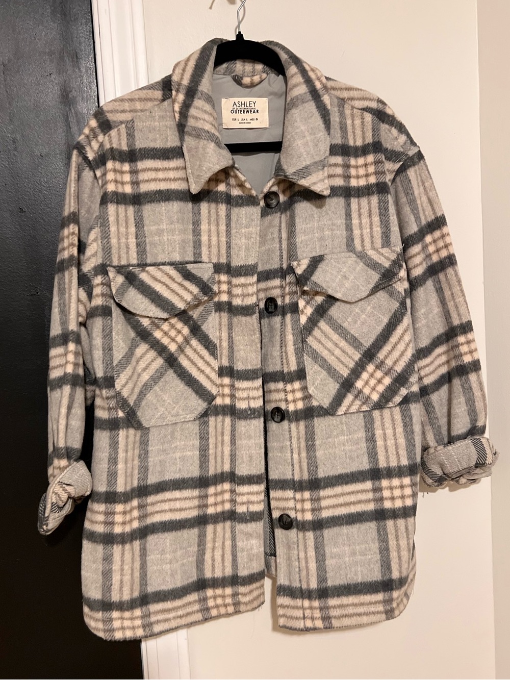Ashley By 26 International Gray and Cream Plaid Shacket - Size Large